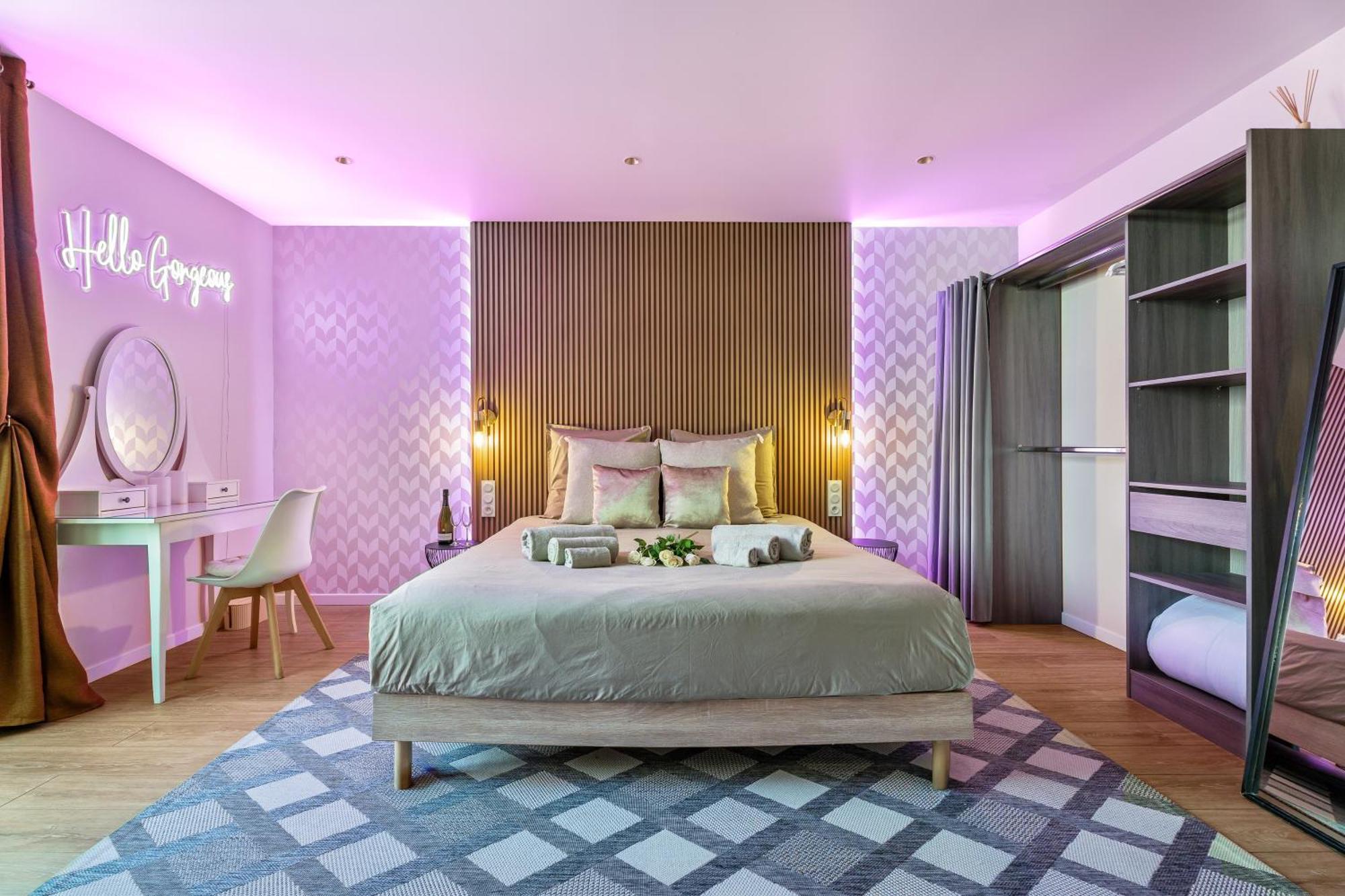 Nice Renting - Love Room Massena - Luxe Room - Jacuzzi - Terrace - King Bed - Ac Bagian luar foto